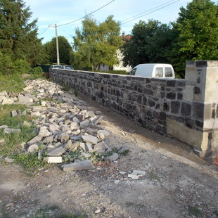 Mur fini coté Jardin 31m50.