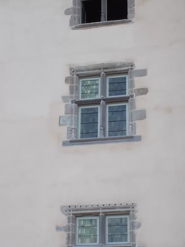 Fenêtre à menaux restaurée, façade nord.