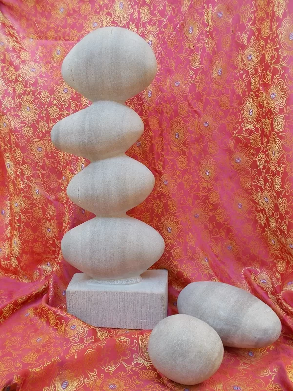 Équilibre, Grès fin, 2019, 10x10x41cm.