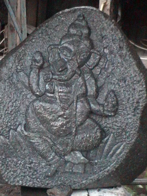 Ganesh, lave de La Réunion, huilé, 2006.