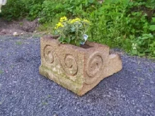 Jardinière en Akose, 2002.