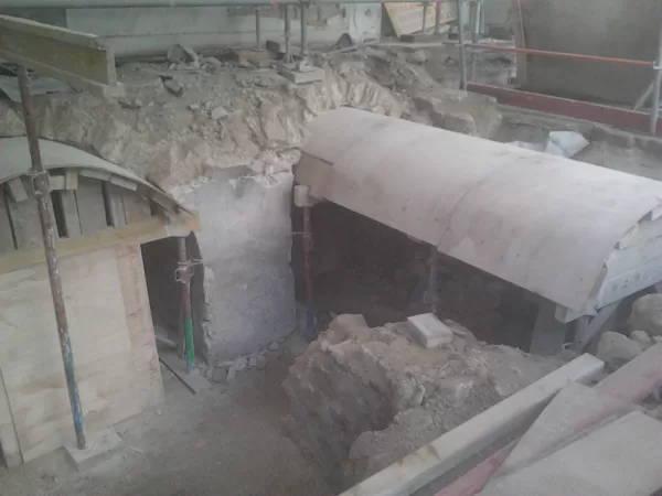 Chantier Laennec, base de la crypte.